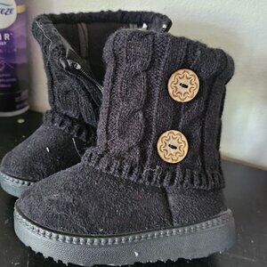 Black knit boots 5t NWOT